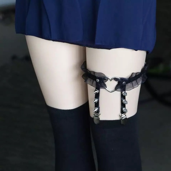 Jewelry - Black Lace and Leather Thigh Harness